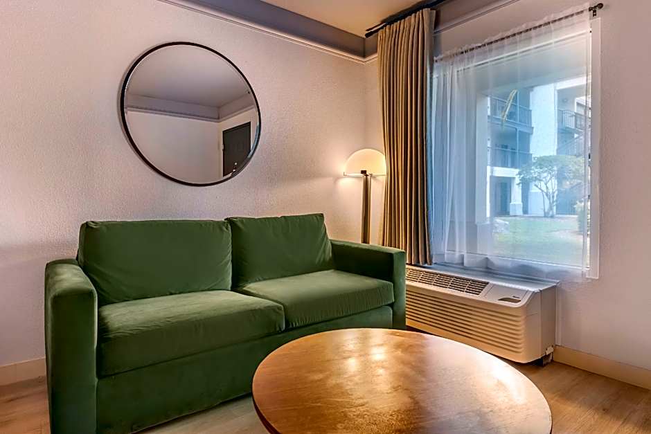 voco Kissimmee Orlando by IHG