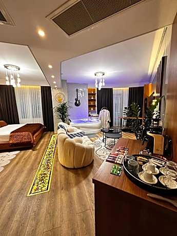 Queen Room with Spa Bath