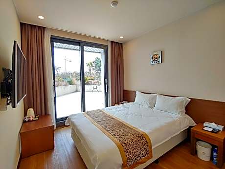 Standard Double Room - Non-Smoking