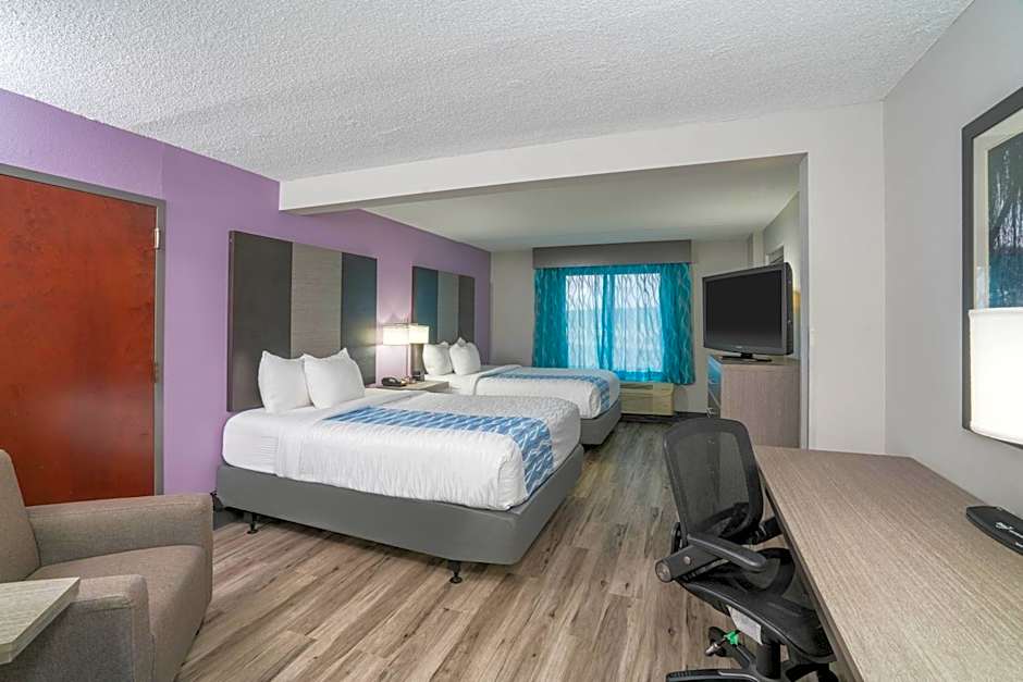 La Quinta Inn & Suites by Wyndham Clarksville