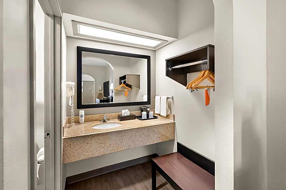 Quality Inn & Suites Monticello