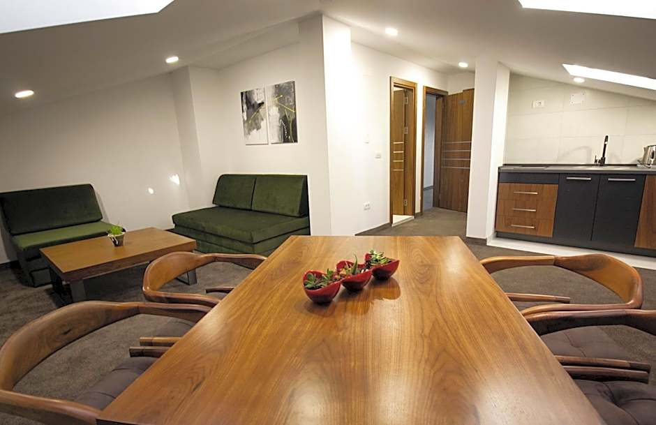 Hotel Bograd - Apartments & Lounge Station