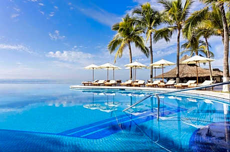 Condo at Krystal Grand Resort