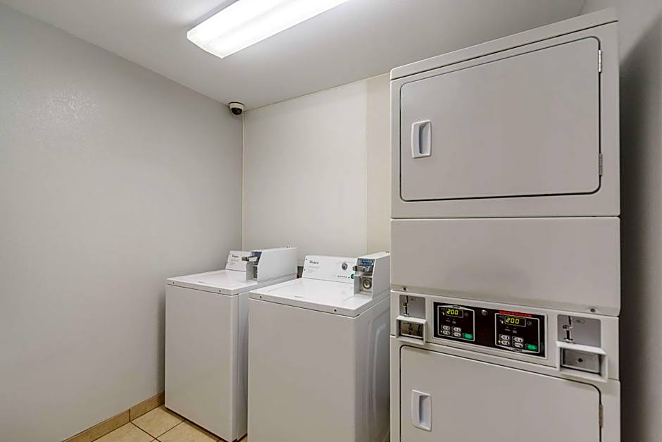Motel 6-Laredo, TX - Airport