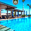 Cozy Apt with Private Terrace - Rooftop Pool