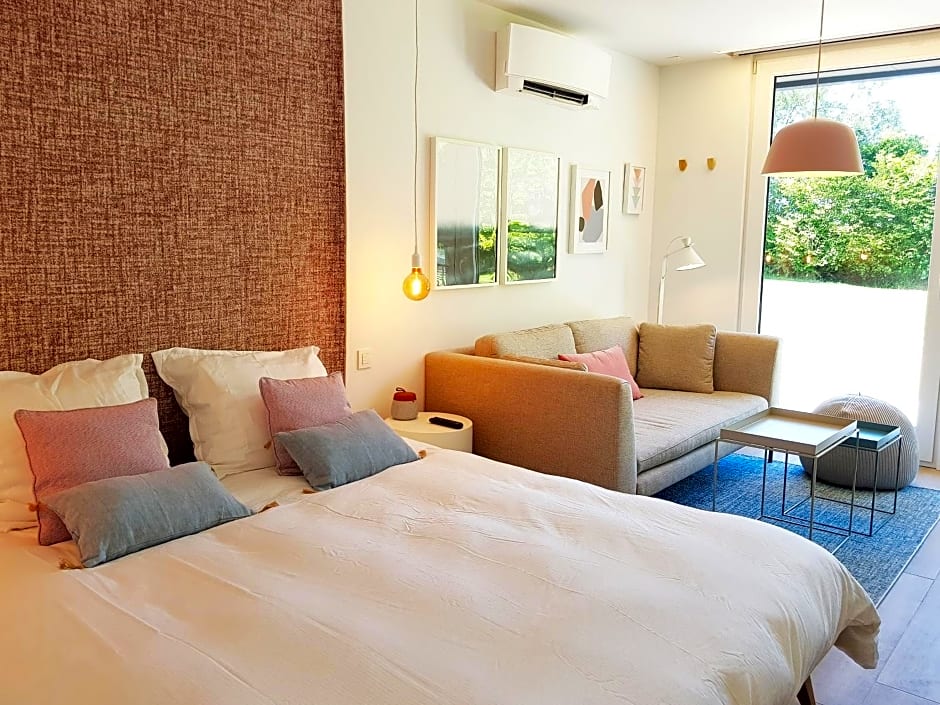 akemi b&b