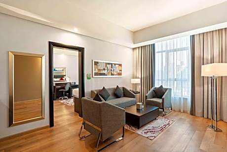 Executive Queen Suite - Non-Smoking