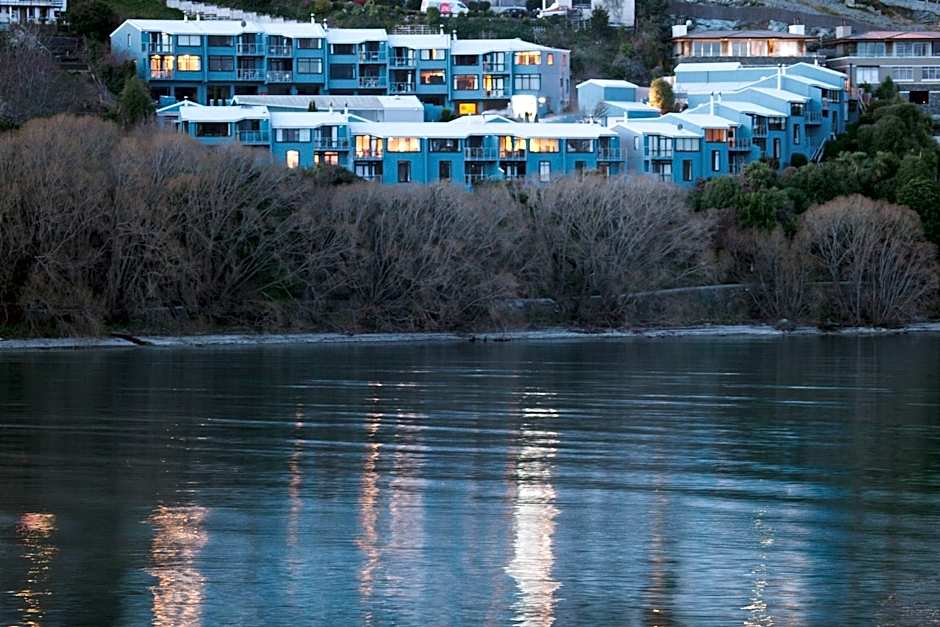 Spinnaker Bay Apartments