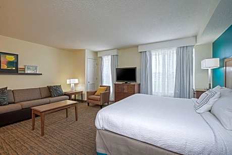 King Studio with Sofa Bed