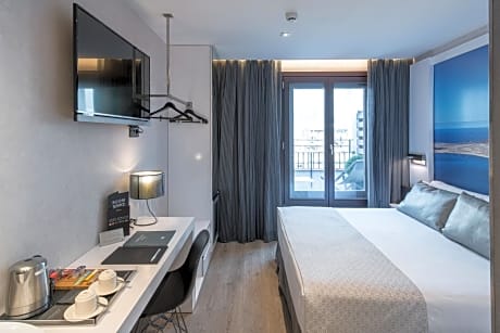 TERRACE ROOM