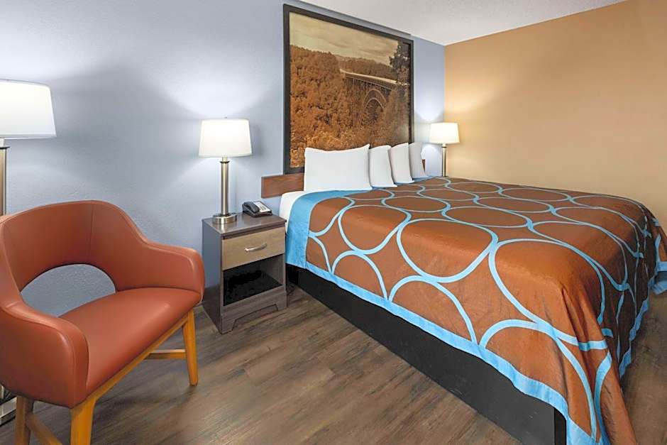 Super 8 by Wyndham Summersville