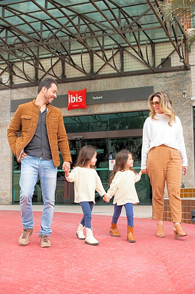 Ibis Taubate