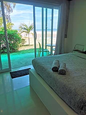 Beachside Room