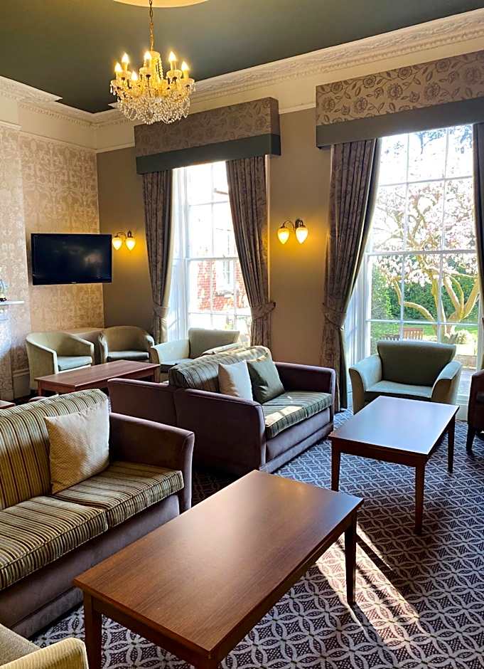 Lysses House Hotel