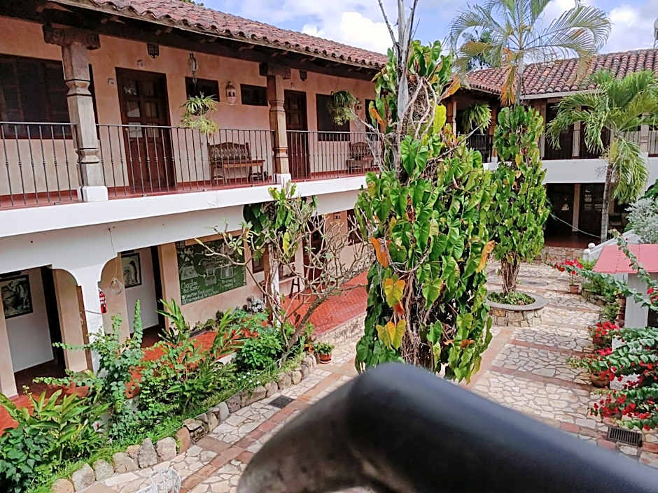 Hotel Don Udos Bed & Breakfast