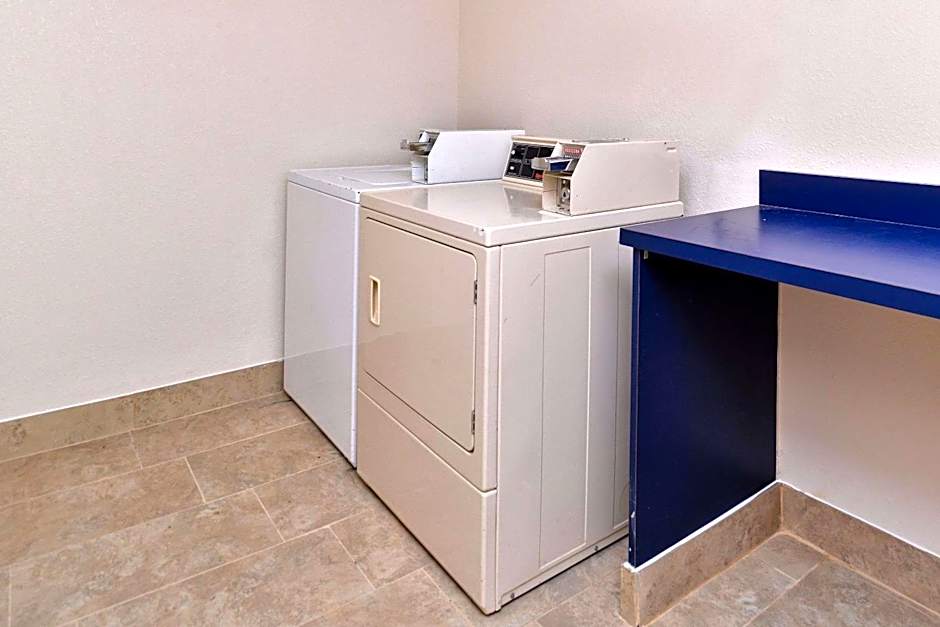 Quality Inn & Suites Matteson near I-57