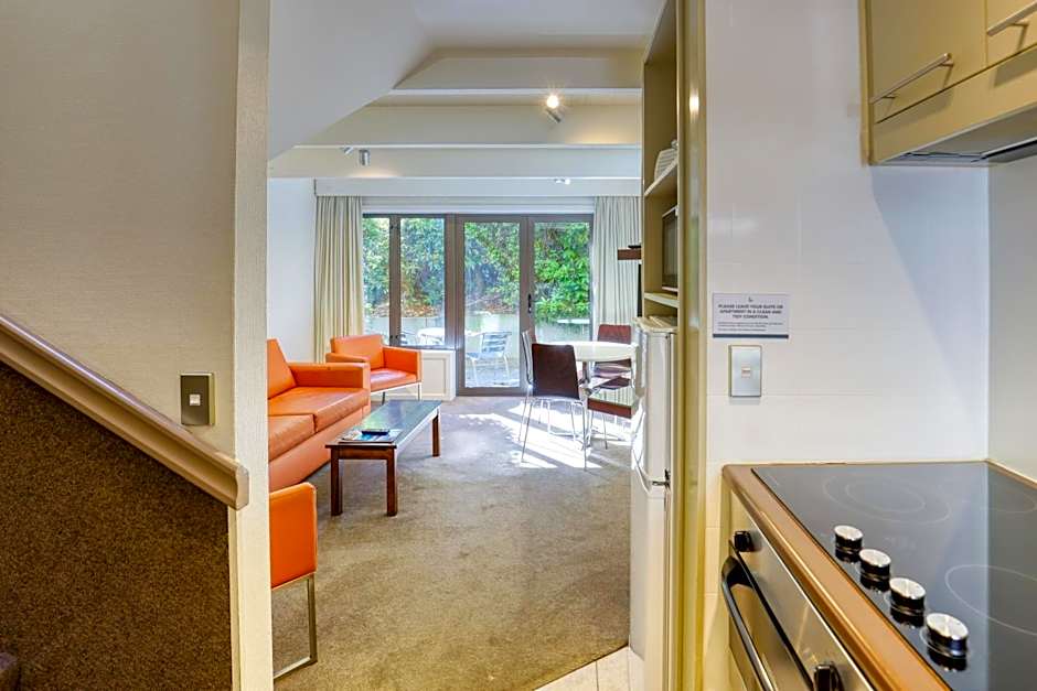 Garden Court Suites & Apartments