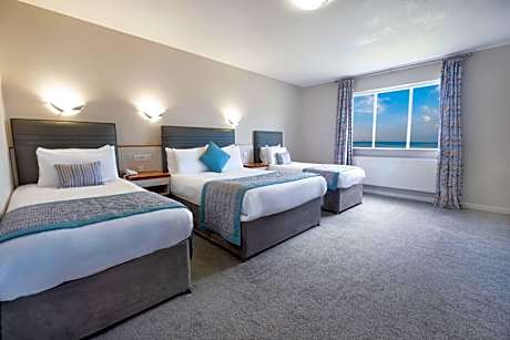 Family Room with Sea View