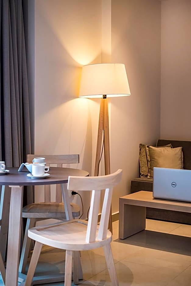 Trianon Luxury Apartments & Suites