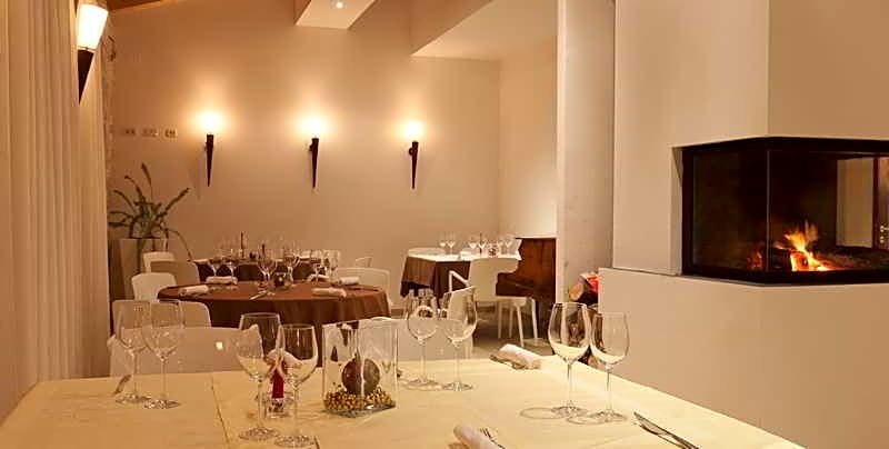 Hotel & Restaurant Velanera