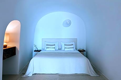 Senior Suite with Plunge Pool Caldera sea view