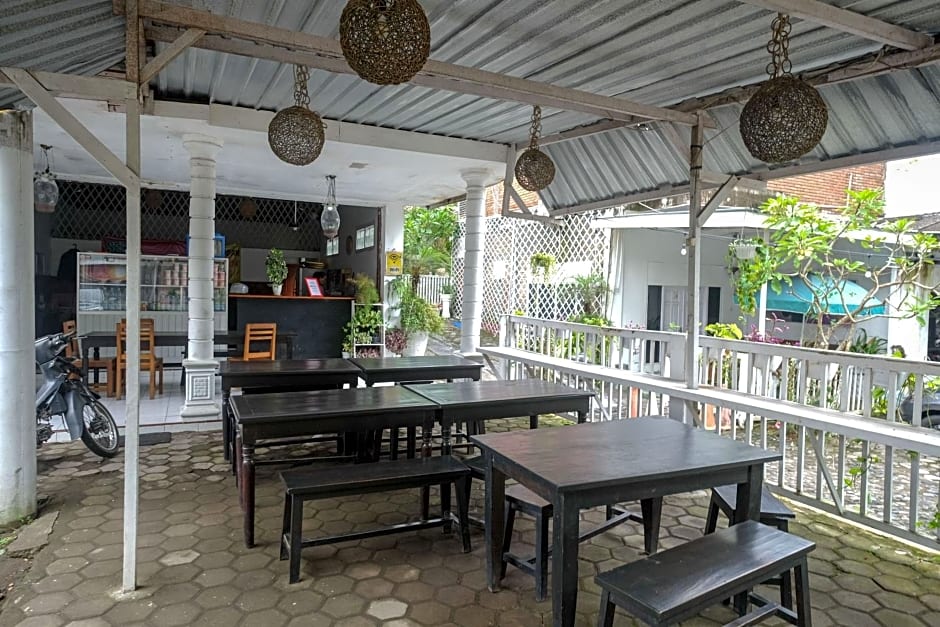 RedDoorz at Paris Ocean