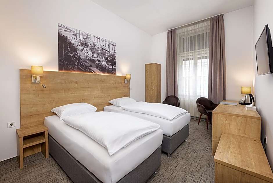 City Hotel Ring