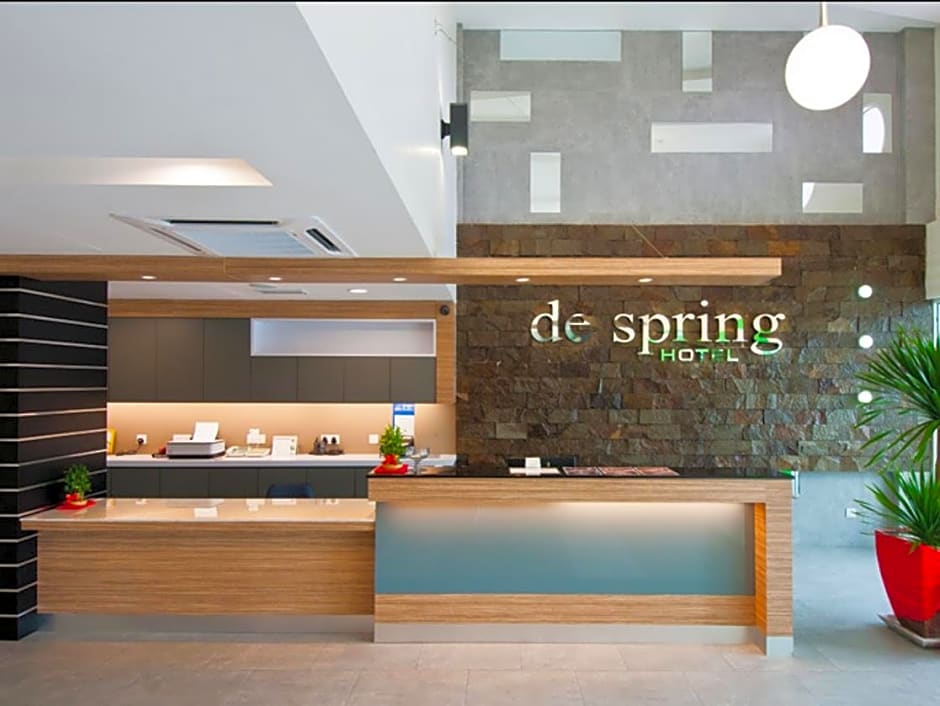 De Spring Hotel