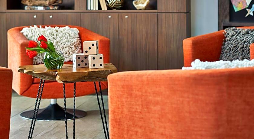 Renaissance Chicago Glenview Suites Hotel