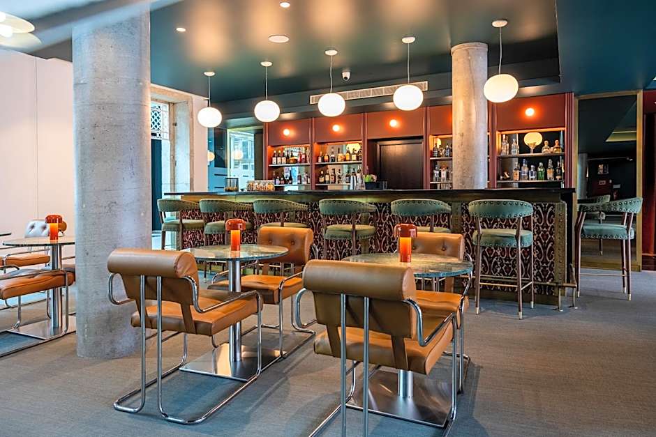 Cenica Porto Hotel, Curio Collection by Hilton