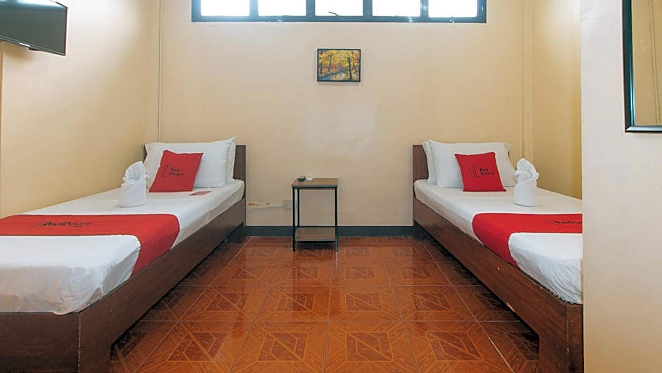 RedDoorz at Casa Buena Dormitel Davao City