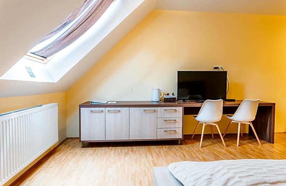 Dvorec Trebnik - SOBE