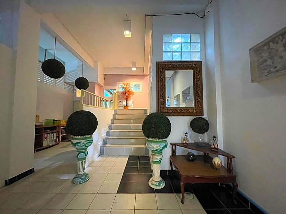 OYO 75486 Anna Residence Jomtien