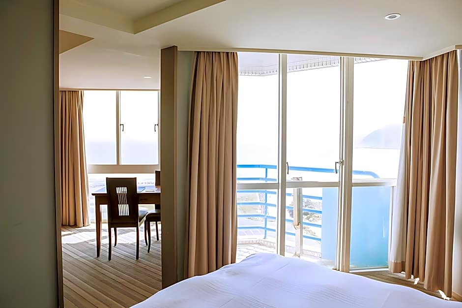 Pacific Hot Spring Hotel Green Bay