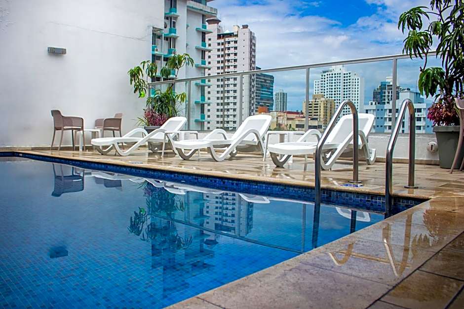 Ramada Panama Centro via Argentina