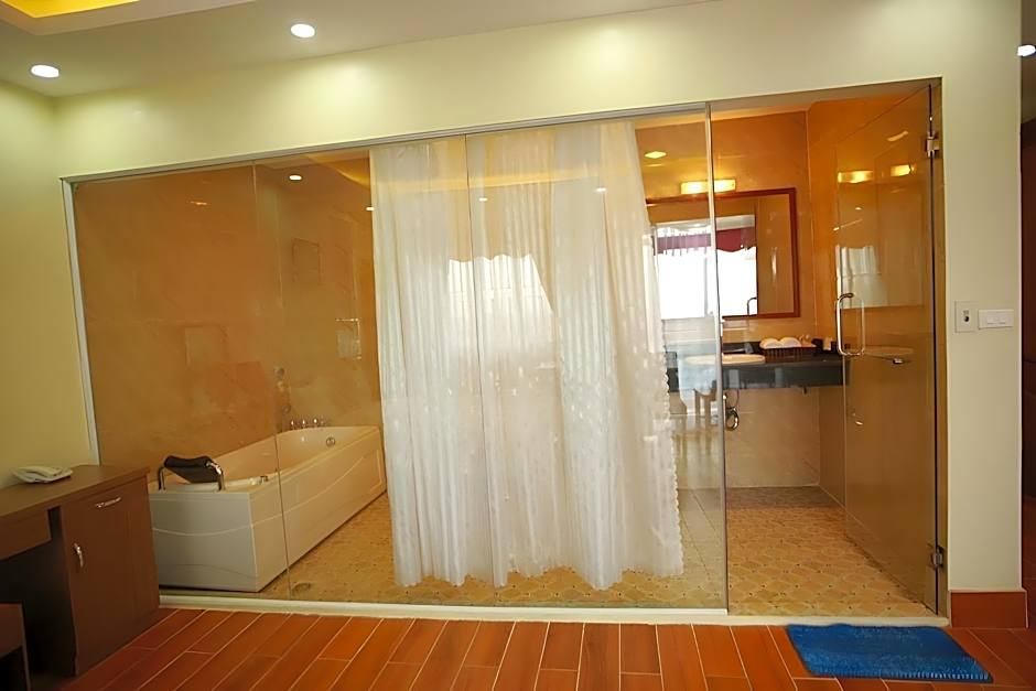 Family Airport Hotel