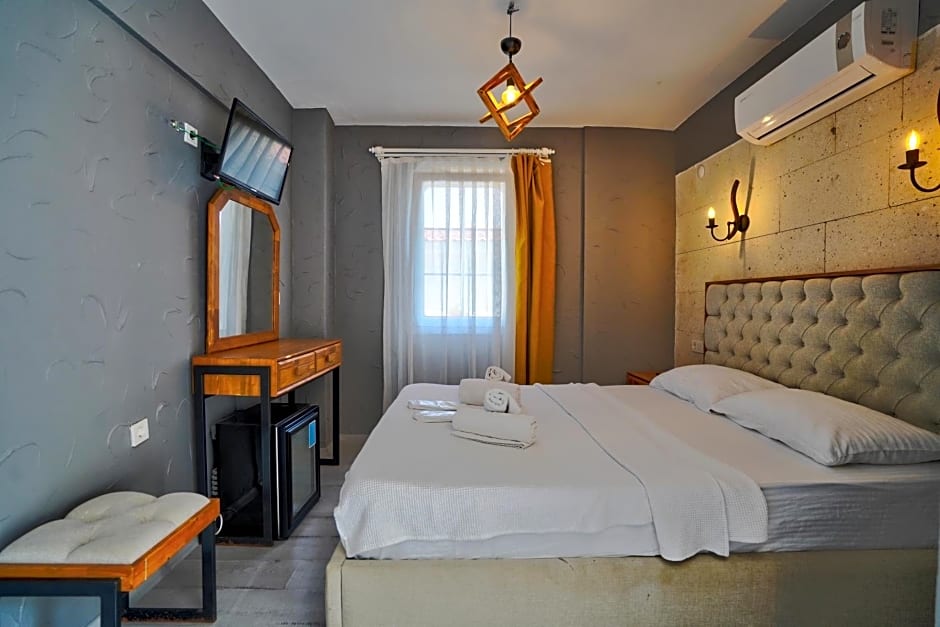 La Mira Suites