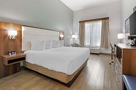 Best Western Plus First Coast Inn And Suites