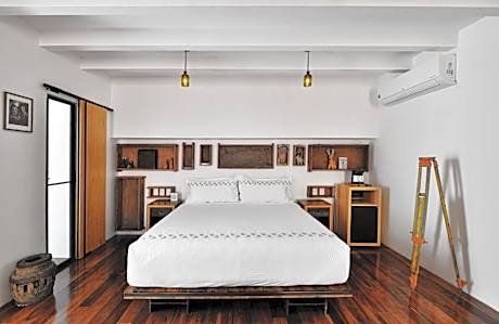 Superior King Suite
