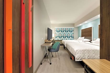 Queen Room with Two Queen Beds - Hearing Access