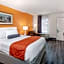 Howard Johnson by Wyndham Staunton