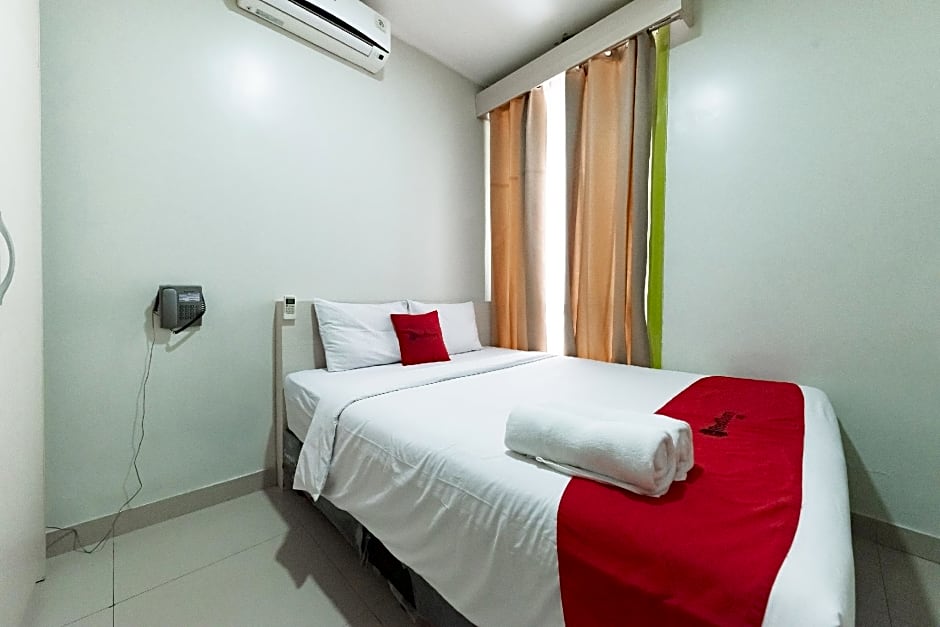 RedDoorz near Pasar Baru Bandung