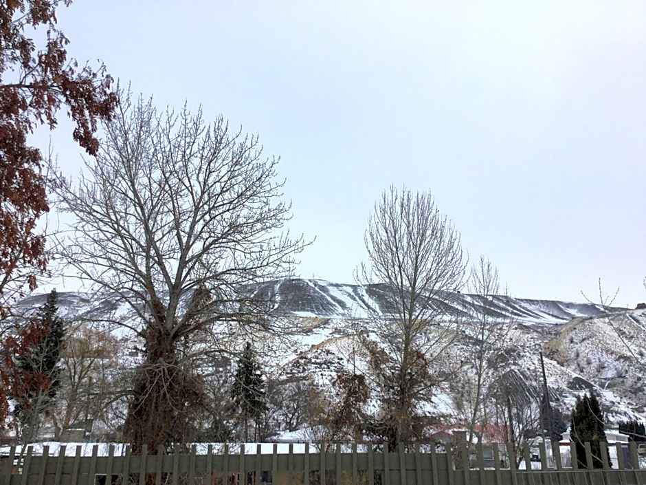 Riverside Motel Cache Creek