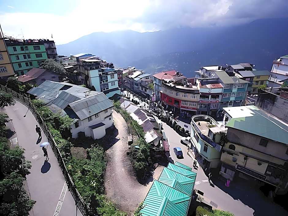 Hotel MMR Manor MG Marg