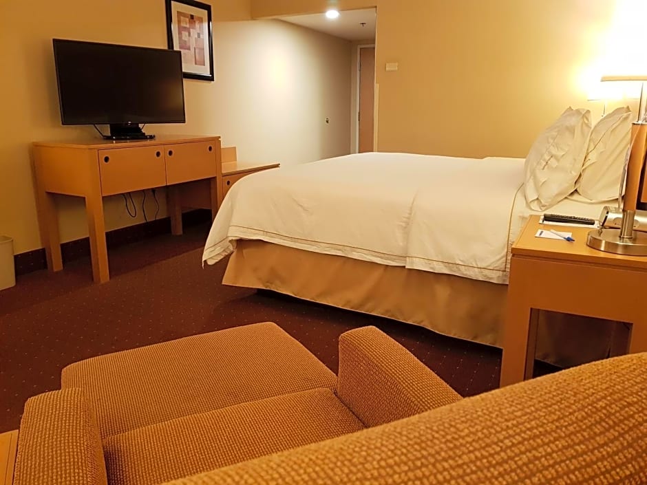 Holiday Inn Express Saltillo Zona Aeropuerto By IHG