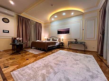Suite with Garden View and Balcony