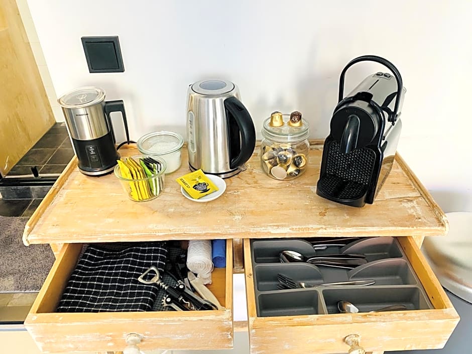 Private studio, patio garden and free car parking