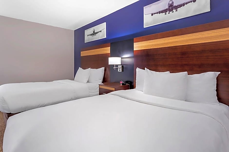 Avion Inn Near LGA Airport, an Ascend Collection Hotel