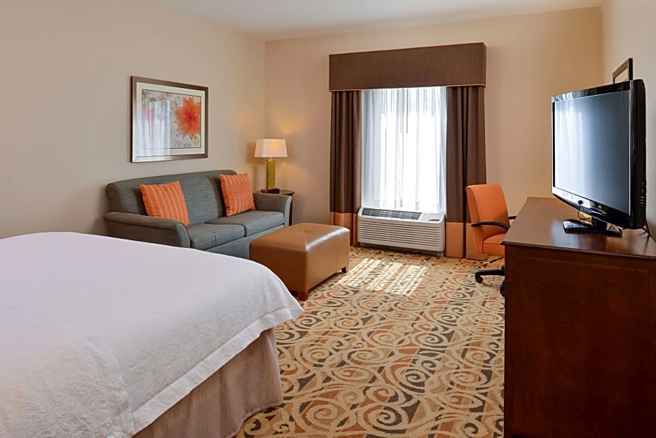 Photo 1 of 8 of 2 Queen Beds, Hearing/Mobility Accessible, Bathtub