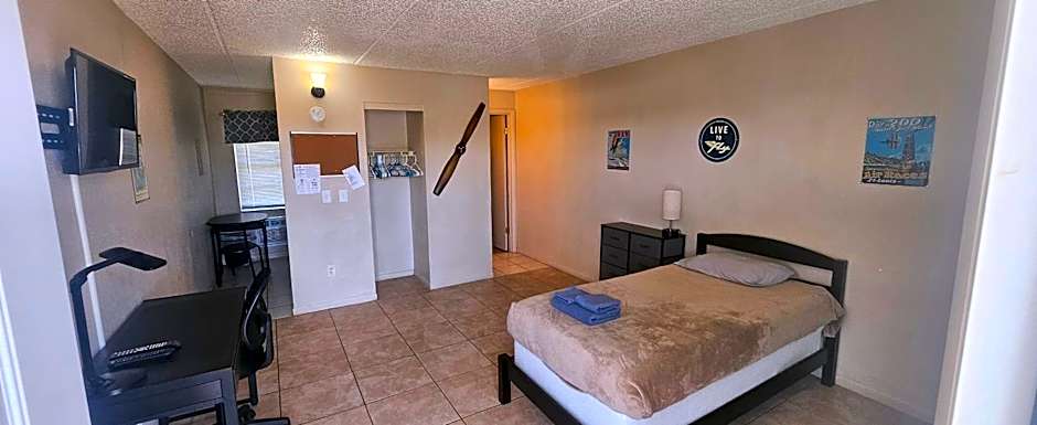 Sebastian Gardens Inn & Suites